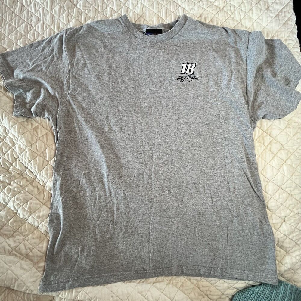 Kyle Busch #18 Nascar 2021 Men's Gray Shirt Size XL EUC